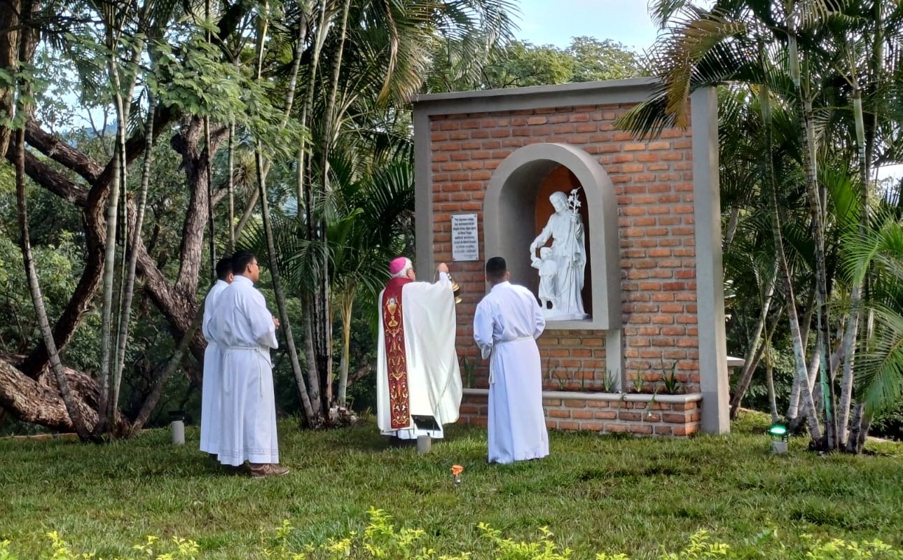 Consagración a San José